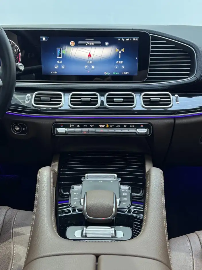 Mercedes-Benz GLS 2025 Model GLS 450 4MATIC Dynamic Model – фото 8