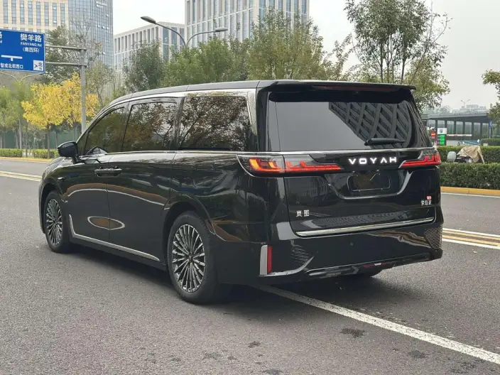 VOYAH Dreamer PHEV 2027 Model Champion Edition