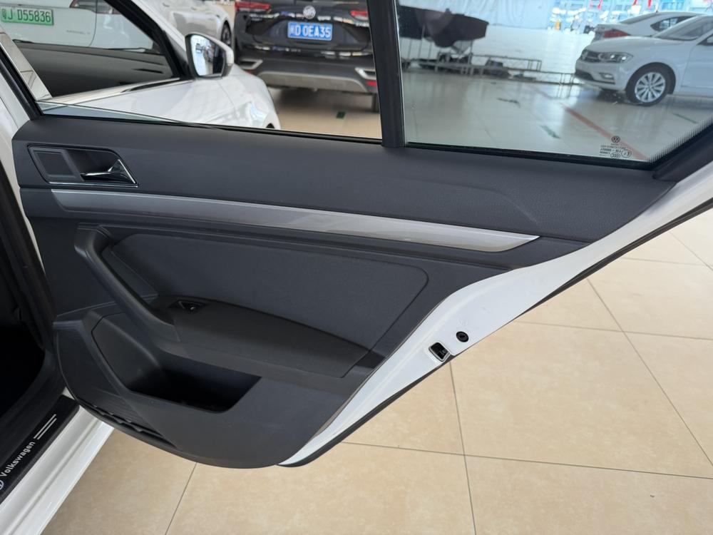 Volkswagen Lavida 2021 1.5L Automatic Style Edition – фото 15