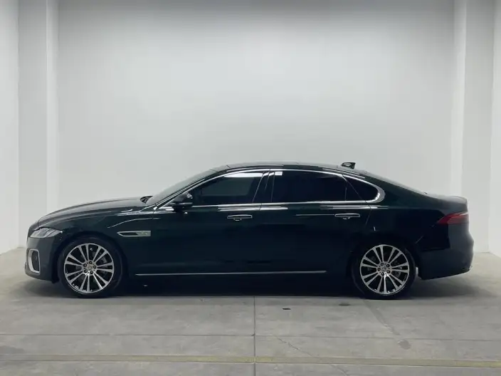 Jaguar XFL 2021 Model 2.0T P250 2WD Exclusive Deluxe Edition