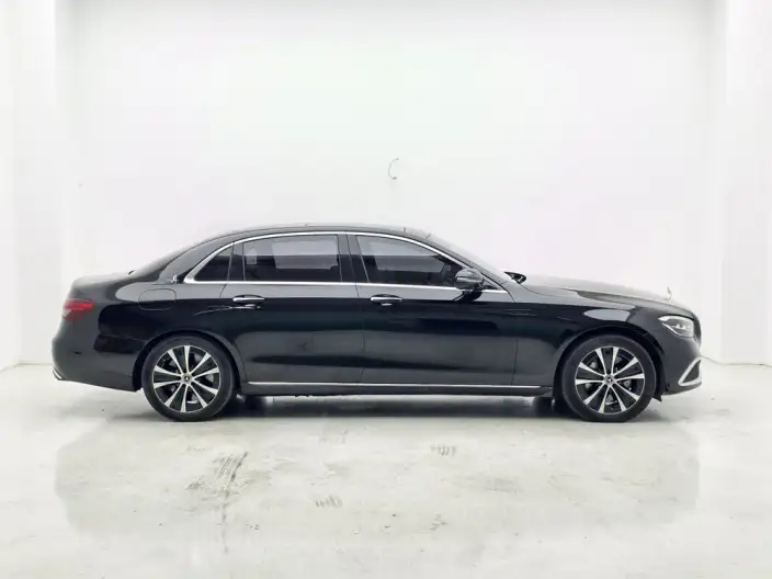 Mercedes-Benz E-Class PHEV 2022 Model Facelift II E 350 e L sedan – фото 8