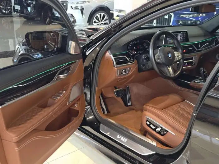 BMW 7 Series 2019 Model Facelift M760Li xDrive V12 Sports Set – фото 7