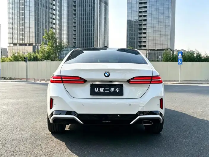BMW 5 Series 2024 Model 525Li M Sports Set – фото 6