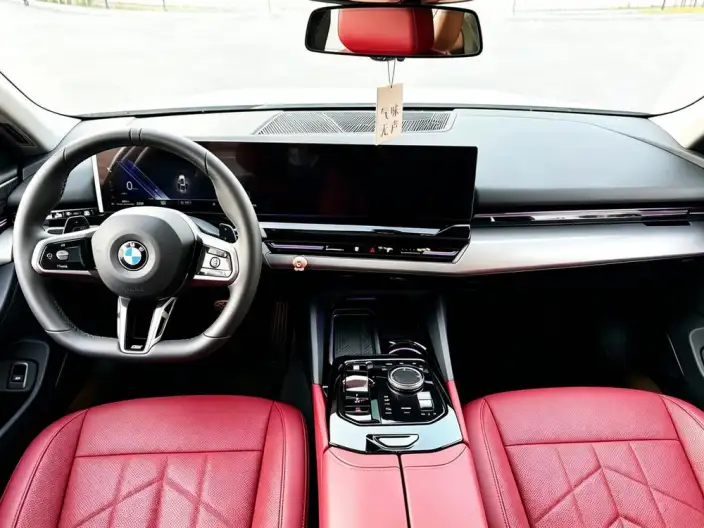 BMW 5 Series 2024 Model 525Li M Sports Set – фото 10