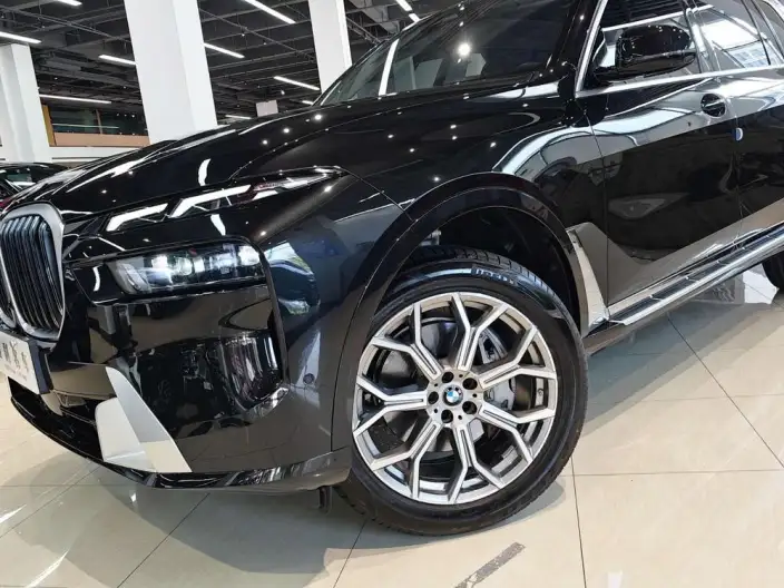 BMW X7 2023 Model xDrive40i Leading Model Luxury Set – фото 9