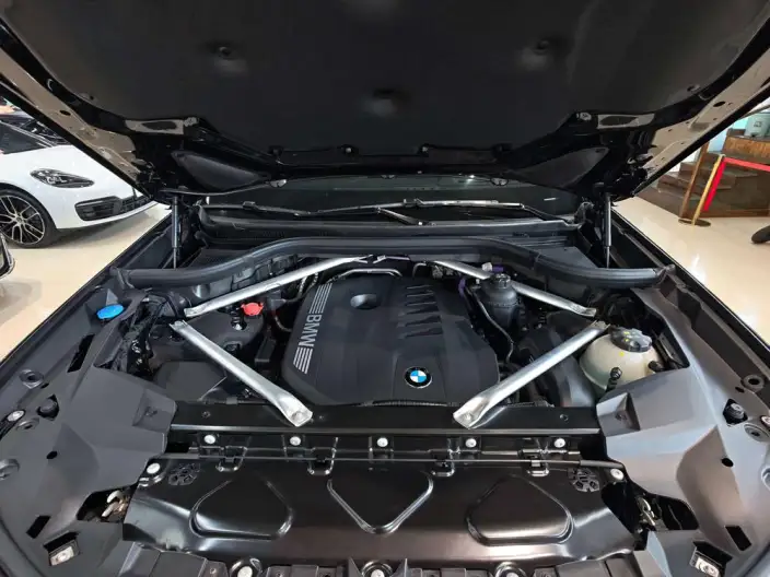 BMW X7 2023 Model xDrive40i Exclusive Model M Sports Set – фото 7