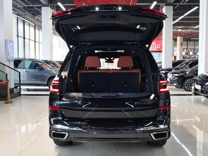 BMW X7 2023 Model xDrive40i Exclusive Model M Sports Set – фото 10