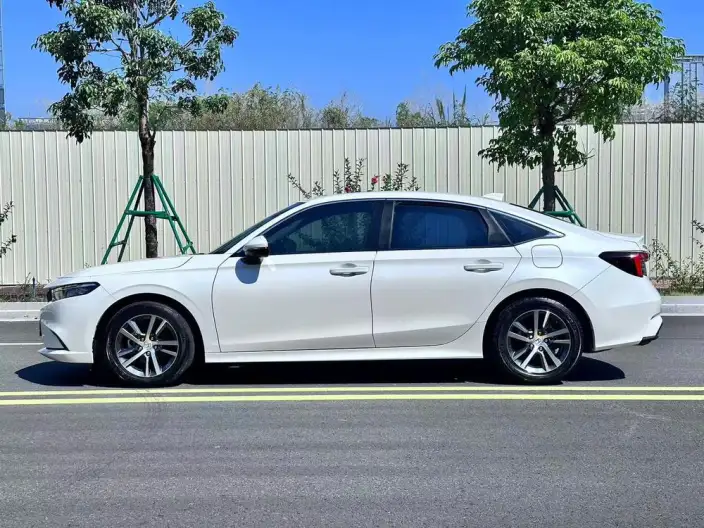 Model Ge 2023 Model 240TURBO CVT Leading version