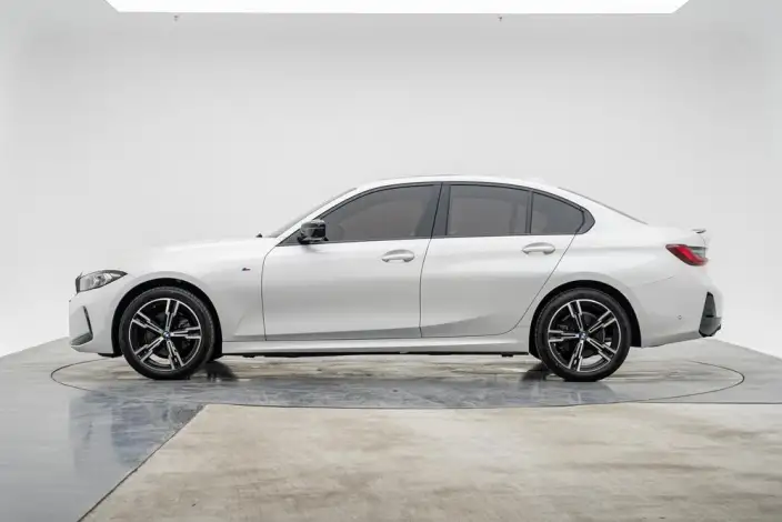BMW 3 Series 2023 Model 325i M Sports Night Set