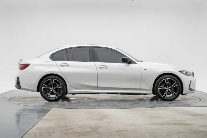 BMW 3 Series 2023 Model 325i M Sports Night Set – фото 8