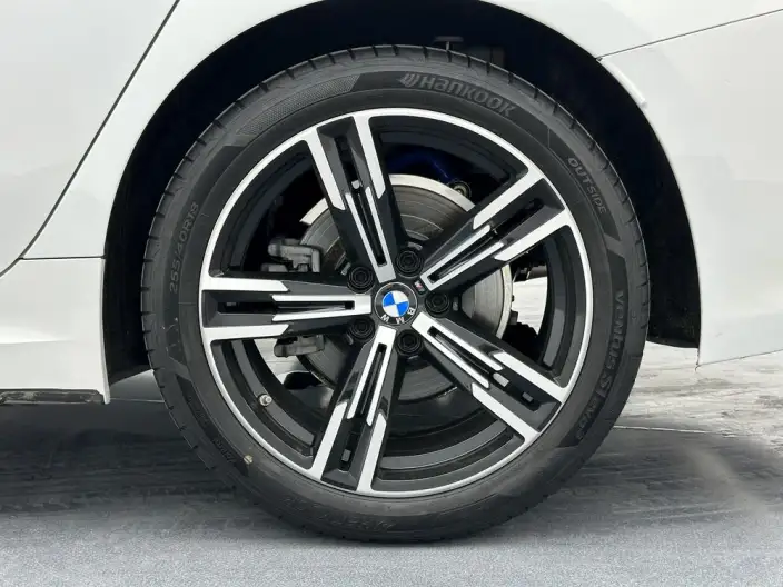 BMW 3 Series 2023 Model 325i M Sports Night Set – фото 9