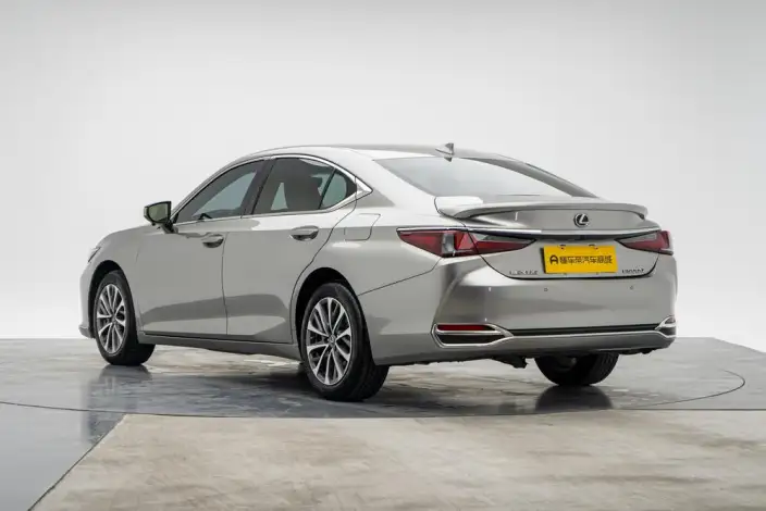 Lexus ES 2024 Model 200 Premium – фото 5