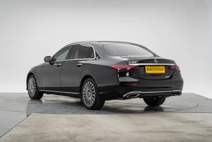 Mercedes-Benz E-Class 2023 Model E 300 L Luxury Model sedan – фото 5