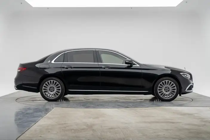 Mercedes-Benz E-Class 2023 Model E 300 L Luxury Model sedan – фото 8