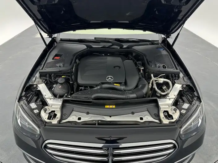 Mercedes-Benz E-Class 2023 Model E 300 L Luxury Model sedan – фото 10