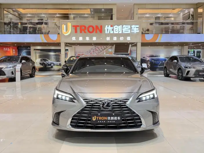 Lexus ES 2025 Model 200 Premium