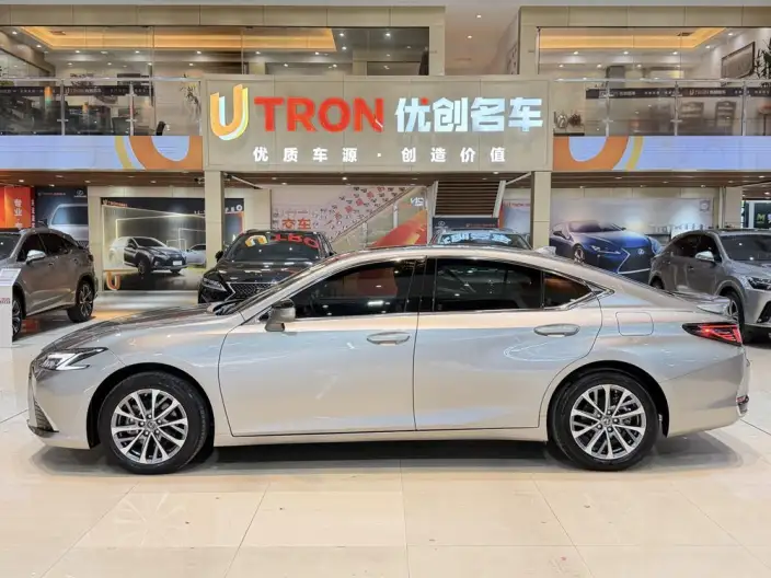 Lexus ES 2025 Model 200 Premium