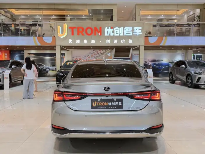 Lexus ES 2025 Model 200 Premium