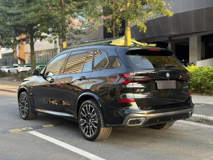 BMW X5 2025 Model xDrive40Li M Sports Night Set