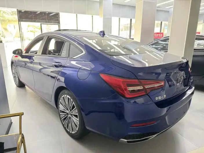 Hongqi H5 Classic 2022 Model 1.8T Automatic Flag Rhythm Edition