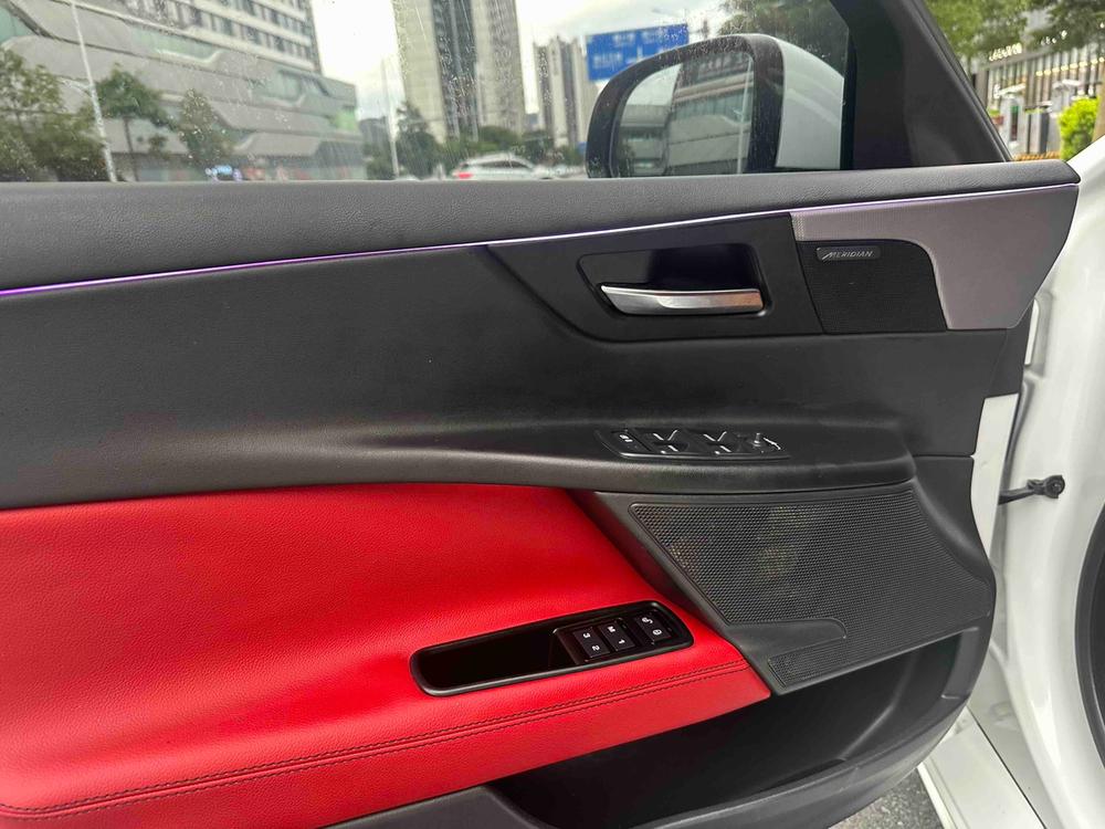 Jaguar XE 2015 модификация 2.0T 240PS R-Sport – фото 19