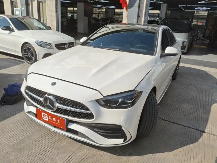 Mercedes-Benz C-Class 2023 Model C 260 L Sports Edition – фото 1