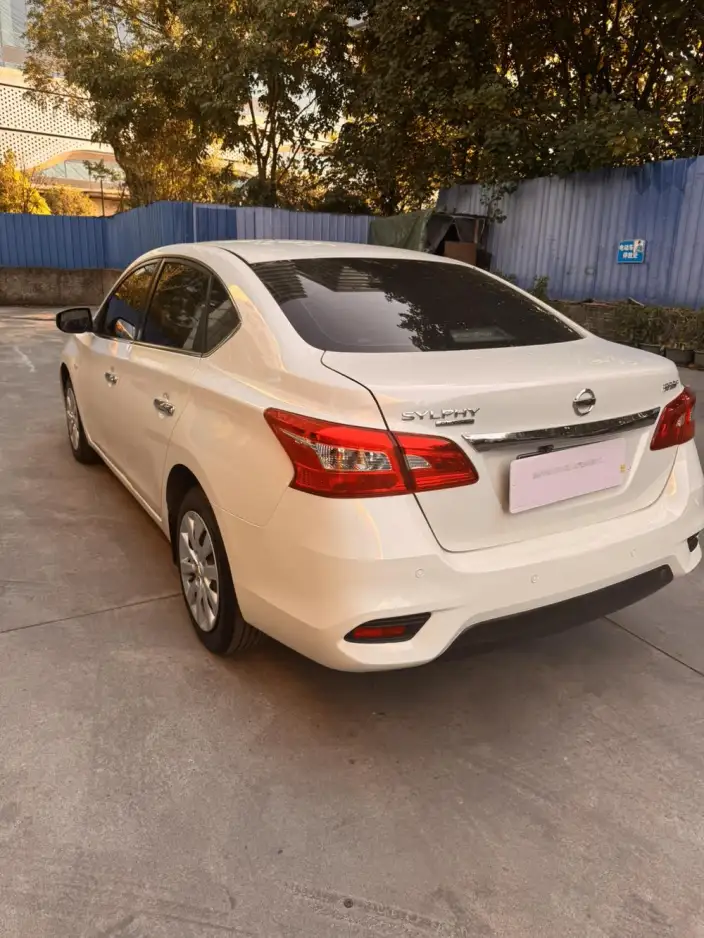 Nissan Sylphy 2021 Model Classic 1.6 XE CVT Comfort Edition – фото 4
