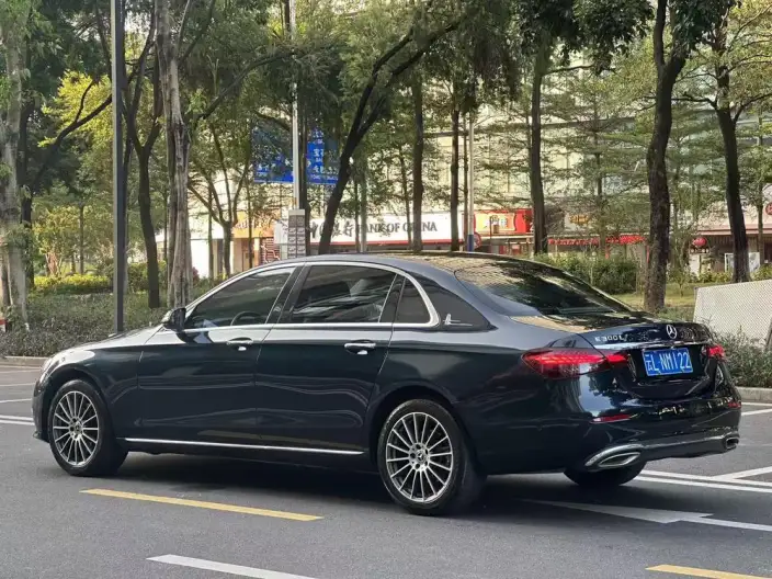 Mercedes-Benz E-Class 2022 Model E 260 L sedan – фото 3