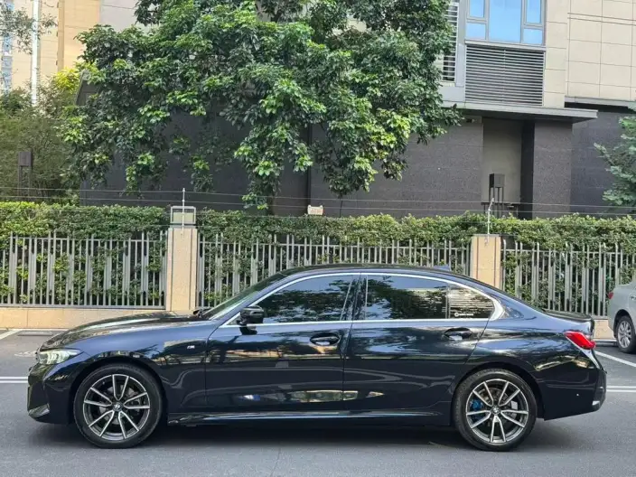 BMW 3 Series 2023 Model 325Li M Sports Set – фото 3