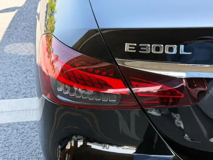 Mercedes-Benz E-Class 2022 Model Facelift II E 300 L Luxury Model sedan – фото 9