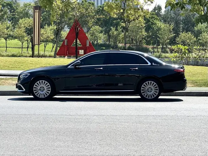 Mercedes-Benz E-Class 2023 Model E 300 L Luxury Model sedan – фото 4