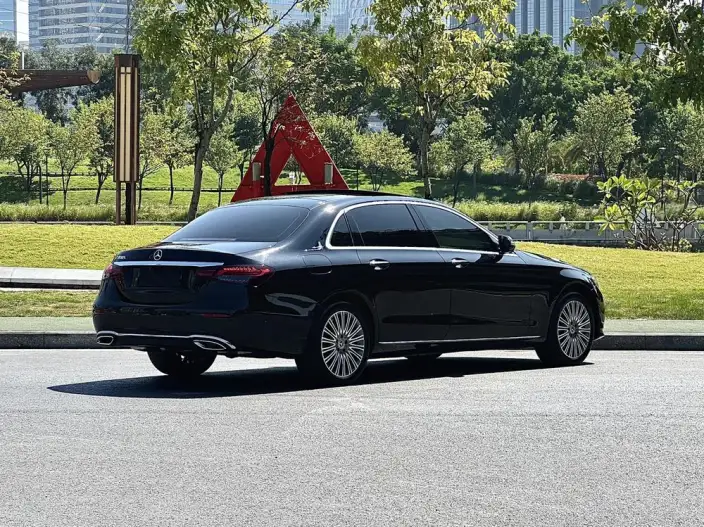 Mercedes-Benz E-Class 2023 Model E 300 L Luxury Model sedan – фото 7