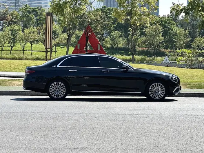 Mercedes-Benz E-Class 2023 Model E 300 L Luxury Model sedan – фото 8