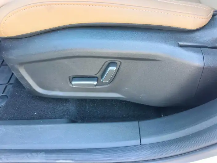 Geely Galaxy L6 2023 Model 1.5T DHT 125km PLUS – фото 9