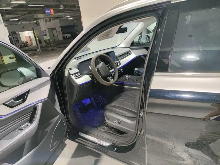 Hongqi HS5 2025 Model 2.0T Flag Xiang Pro Edition – фото 8