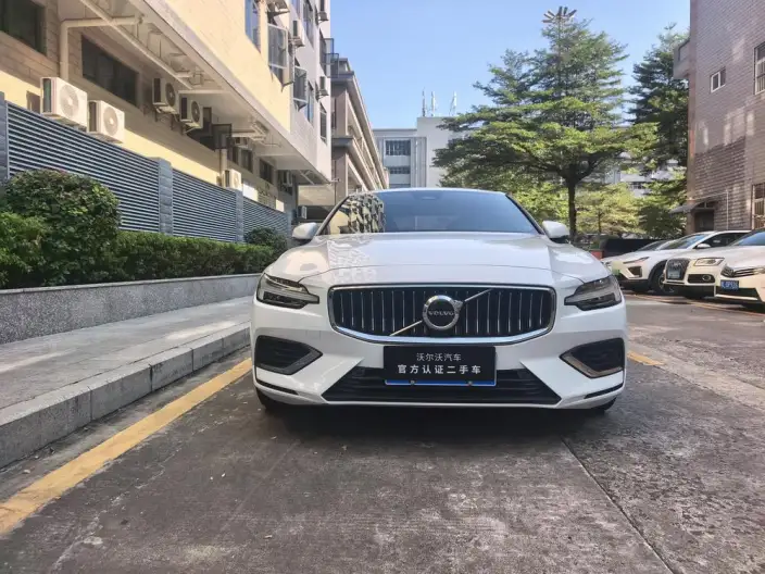 Volvo S60 2024 Model B4 Smart Range Deluxe Edition – фото 2