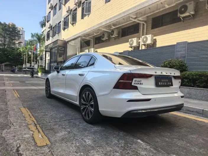 Volvo S60 2024 Model B4 Smart Range Deluxe Edition – фото 5