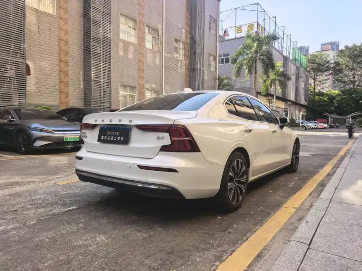 Volvo S60 2024 Model B4 Smart Range Deluxe Edition – фото 7