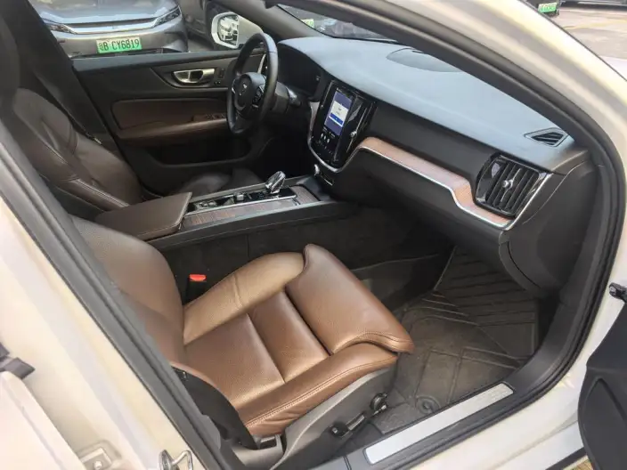 Volvo S60 2024 Model B4 Smart Range Deluxe Edition – фото 8