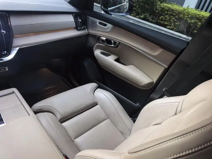 Volvo XC90 PHEV 2025 Model Facelift E Drive Hybrid T8 Long Battery Life Pro Smart Prestige Deluxe Edition 7 seat – фото 8