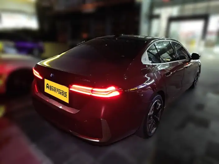 BMW i5 2024 Model eDrive35L Exclusive Model Luxury Set – фото 2
