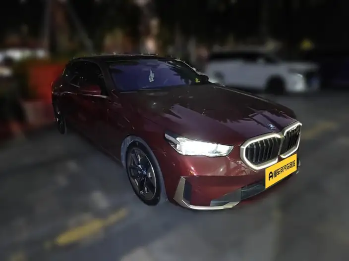 BMW i5 2024 Model eDrive35L Exclusive Model Luxury Set – фото 3