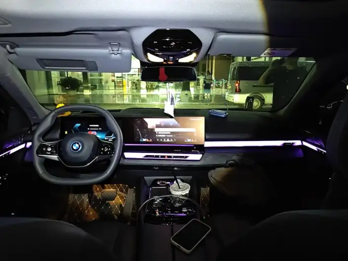 BMW i5 2024 Model eDrive35L Exclusive Model Luxury Set – фото 5