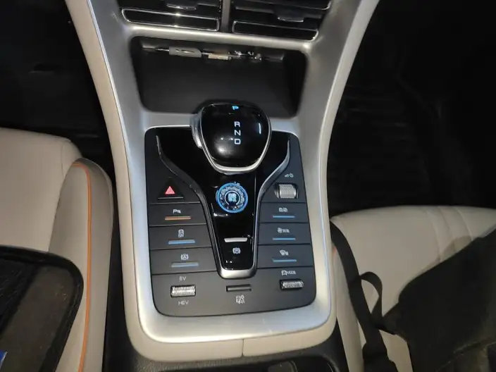 BYD Song Pro DM 2023 Model DM-i Champion Edition 71km Pilot Model – фото 9