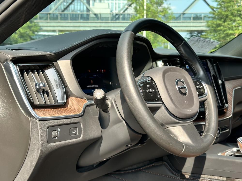 Volvo XC60 2022 B5 4WD Smart Enjoy Luxury – фото 15