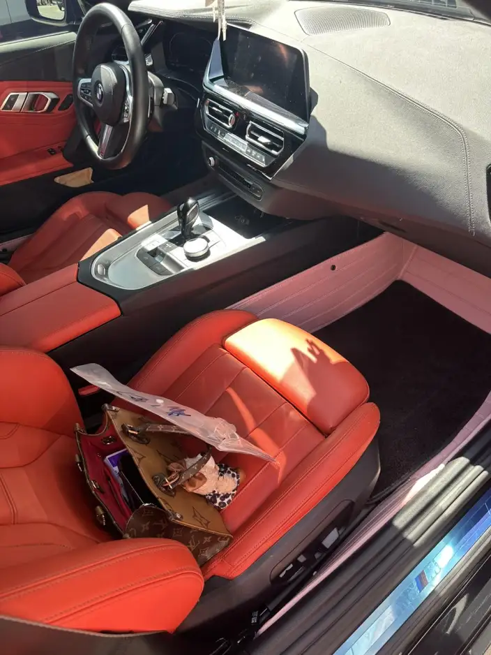BMW Z4 2023 Model sDrive 25i M Sports Night Set – фото 6