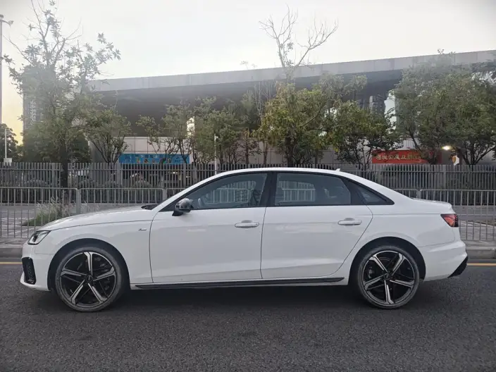 Audi A4 L 2024 Model 40 TFSI Luxury Dynamic Model – фото 3