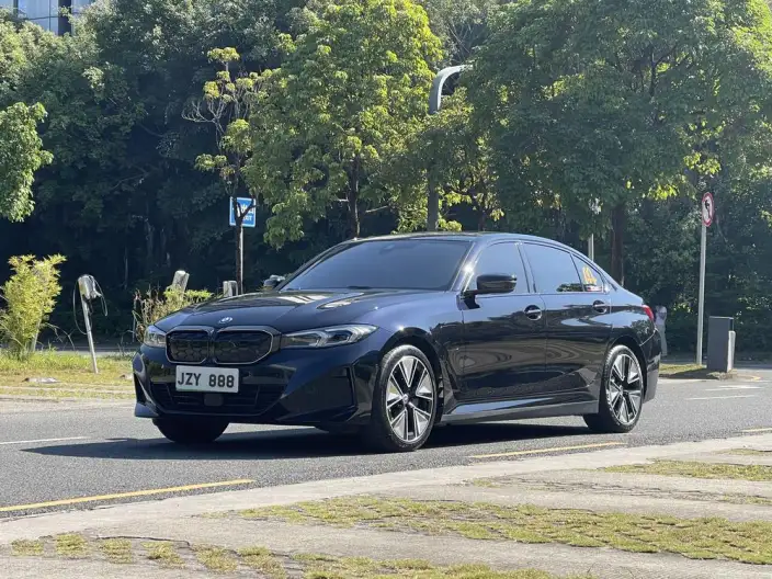 BMW i3 2023 Model Facelift eDrive40L Night Edition Sports Set – фото 1