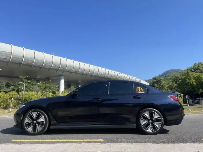 BMW i3 2023 Model Facelift eDrive40L Night Edition Sports Set – фото 4