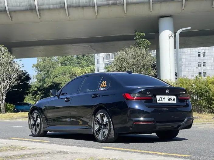 BMW i3 2023 Model Facelift eDrive40L Night Edition Sports Set – фото 5